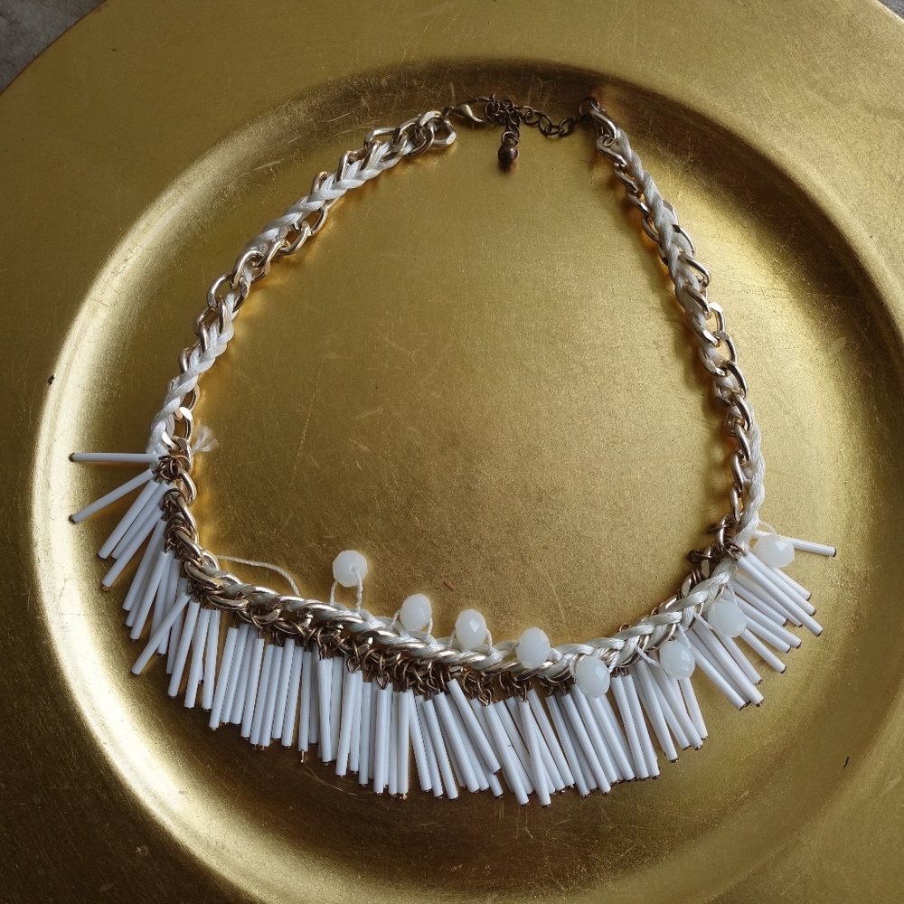 White Metal necklace